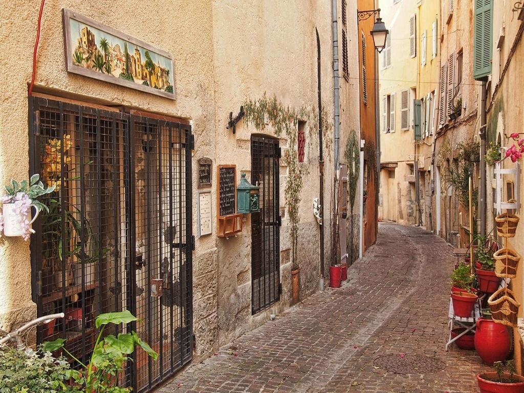 Souvenirs D'Hier Apartment Hyères Екстериор снимка